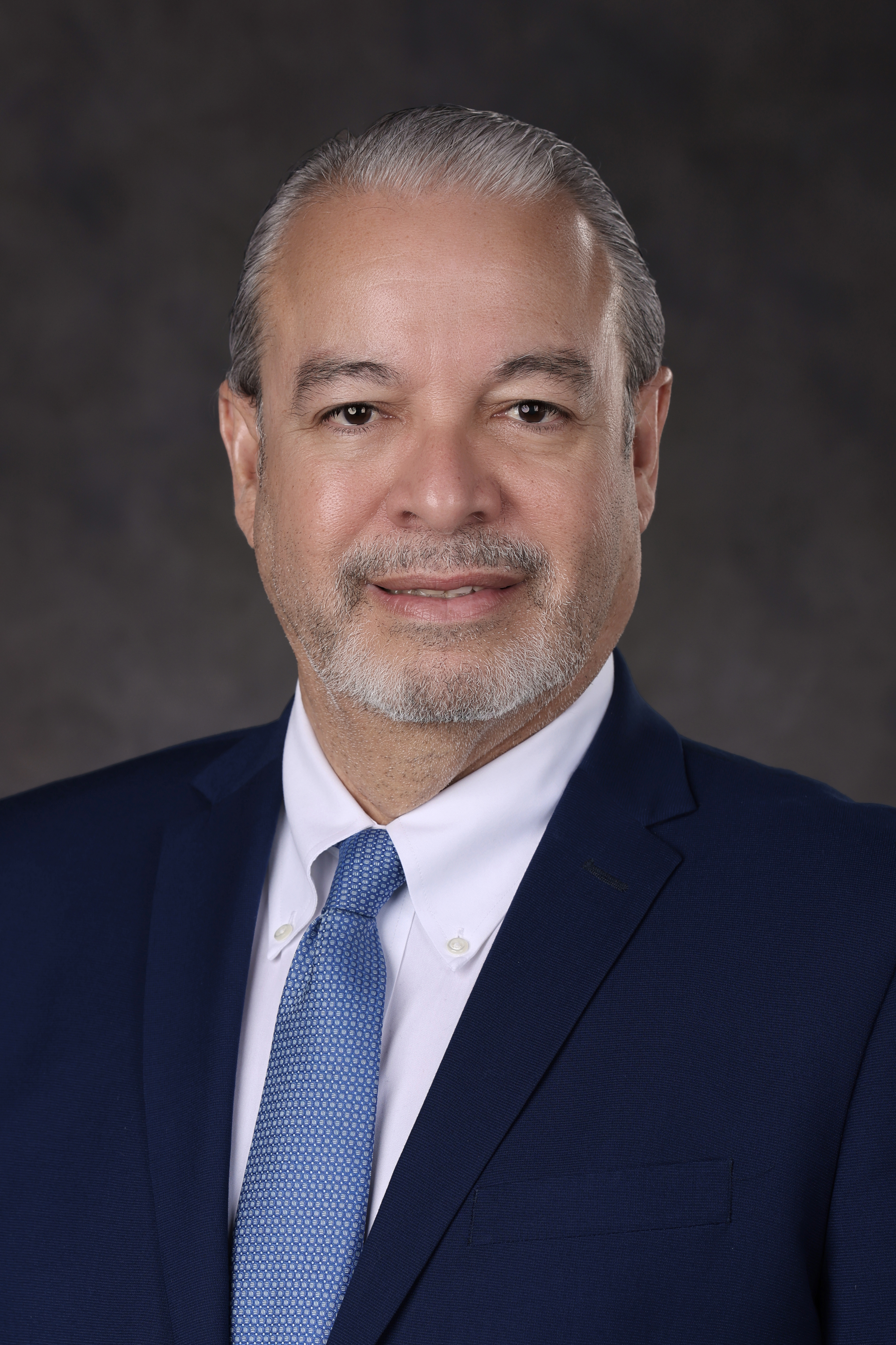 Headshot of Oscar Gomez, EVP/Director of Global Banking